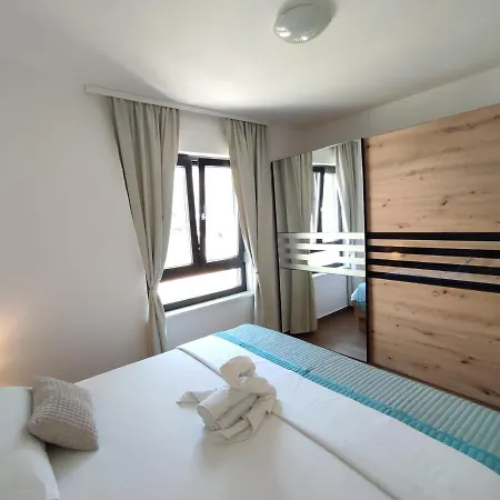 Sunnyside * Makarska